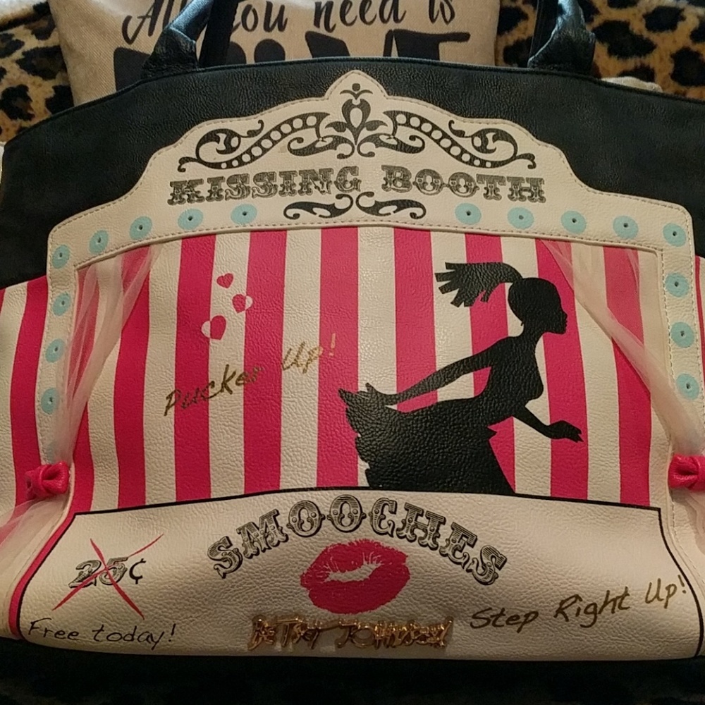 Purse,,/tote nw ntags